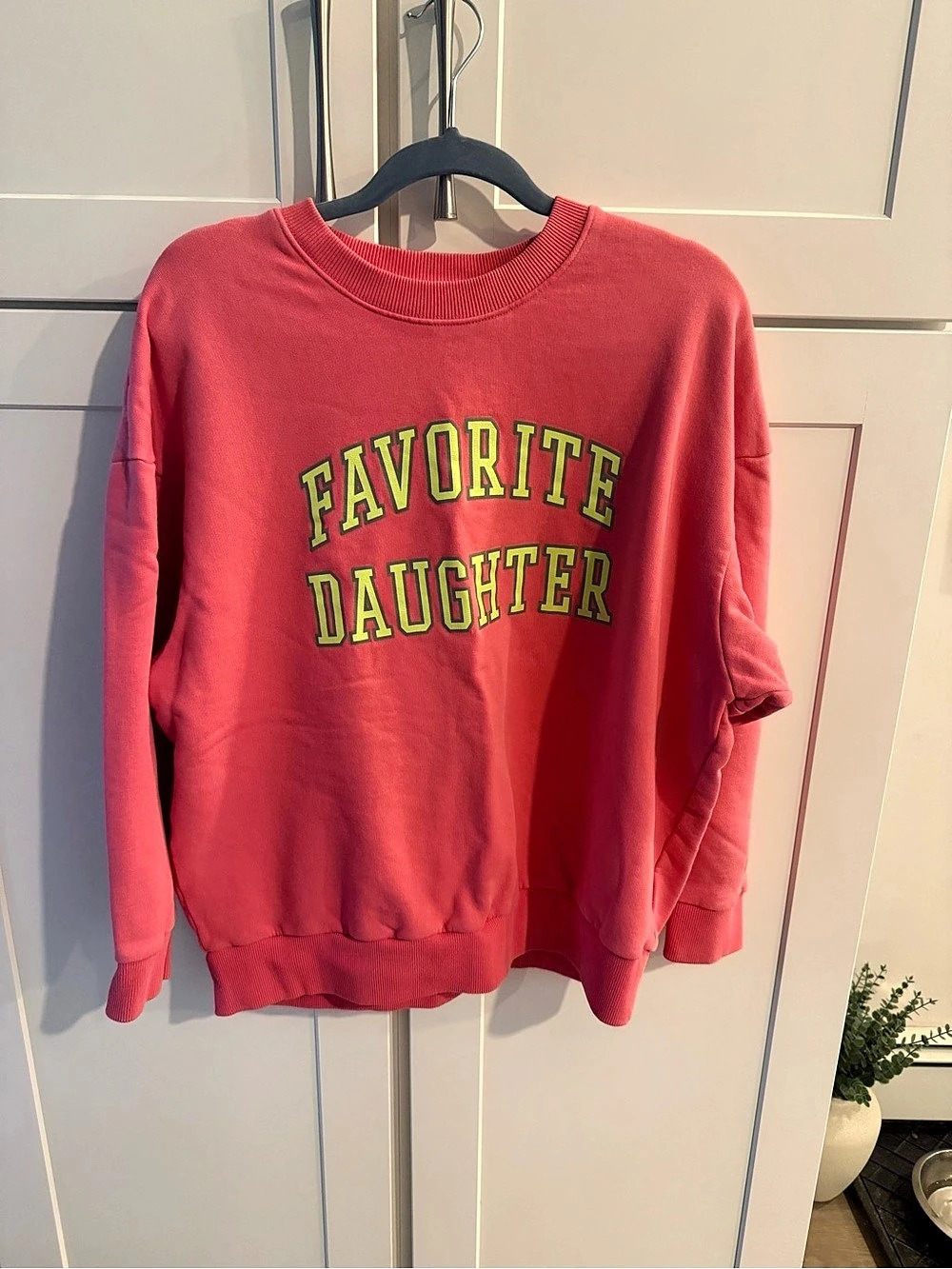 Favorite Daughter The Collegiate Classic Sweatshirt hot melon Pink Large